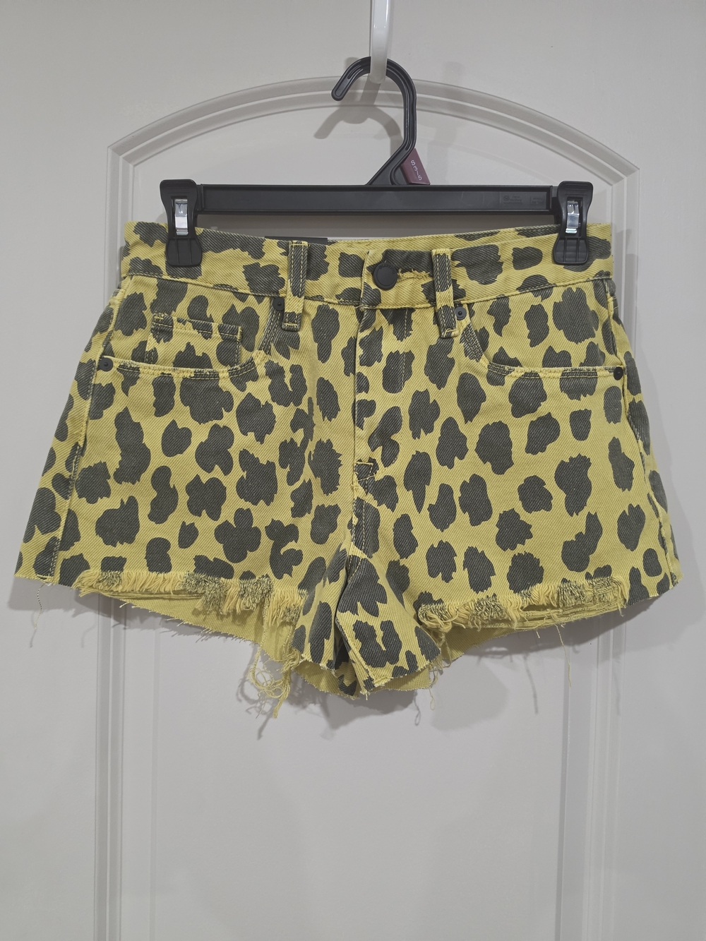 Blank NYC "The Barrow" High-Rise Shorts in "Lime Light" Leopard Print 25 NWT